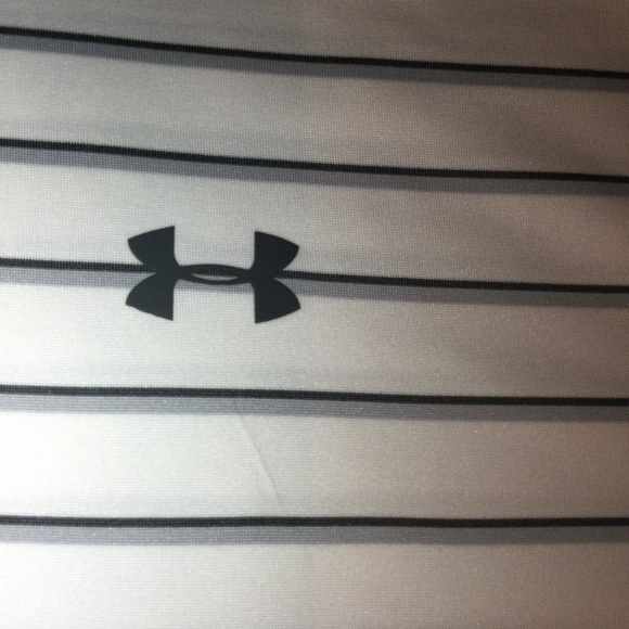 UNDER ARMOUR POLO SHIRT SIZE XXL (SMALL INK STAIN AS SHOWN IN PHOTO) - Picture 5 of 9
